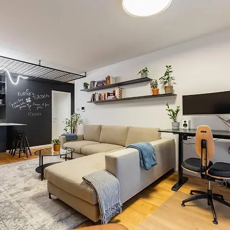 Slovakia Modern Urban Sanctuary Lägenhet