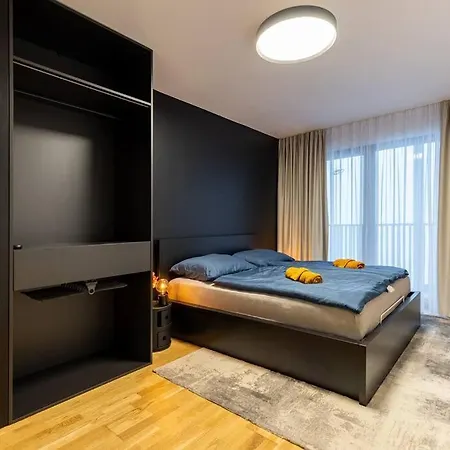 Slovakia Modern Urban Sanctuary Апартаменти