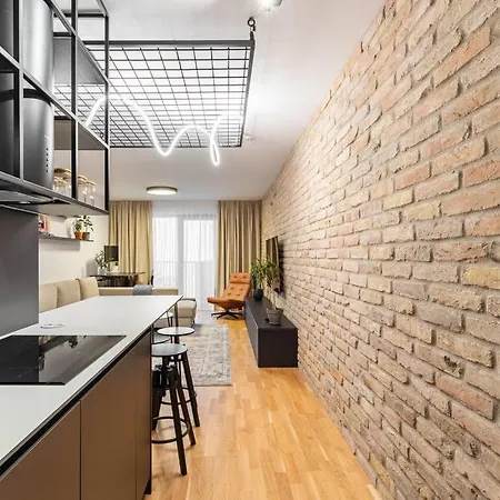 Апартаменти Slovakia Modern Urban Sanctuary Братислава